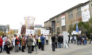 Bérükért tüntettek a közalkalmazottak