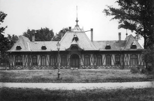 Varosligeti Műjégpálya régi favázas épülete 1881-től