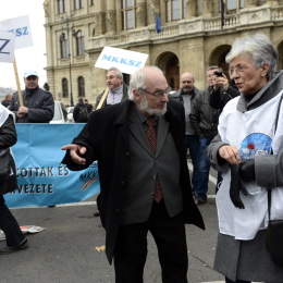 Kuti László; Galló Istvánné