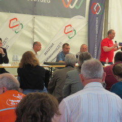 EP-képviselőjelöltek a MaSZSZ sátrában