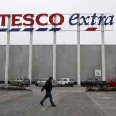 Ötszáznál több dolgozót küld el a Tesco